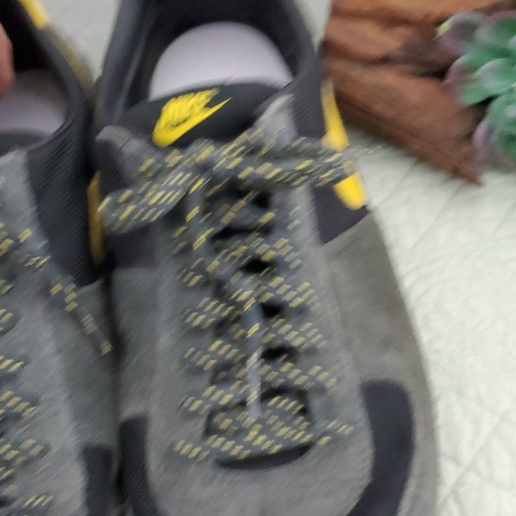 Nike shoes - Picture 14 of 15